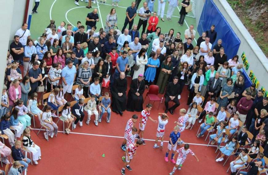 Nova generacija prvašića u školu krenula na rođendan Isusove majke Marije – na blagdan Male Gospe