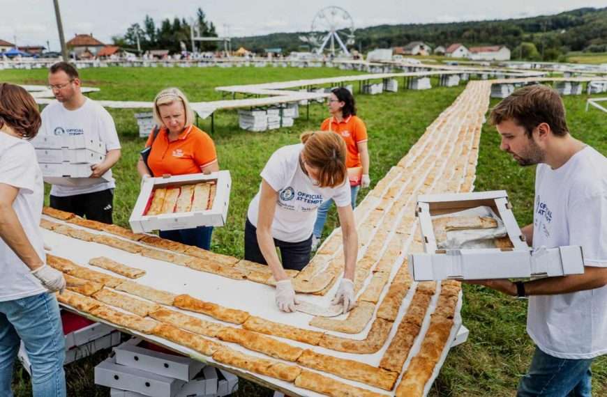 NAJDUŽA LINIJA ŠTRUDLI NA SVIJETU