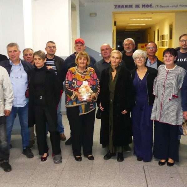 FOTO ‘Godišnjica mature’ u Slavonskom Brodu – zgodan podsjetnik na školske dane!
