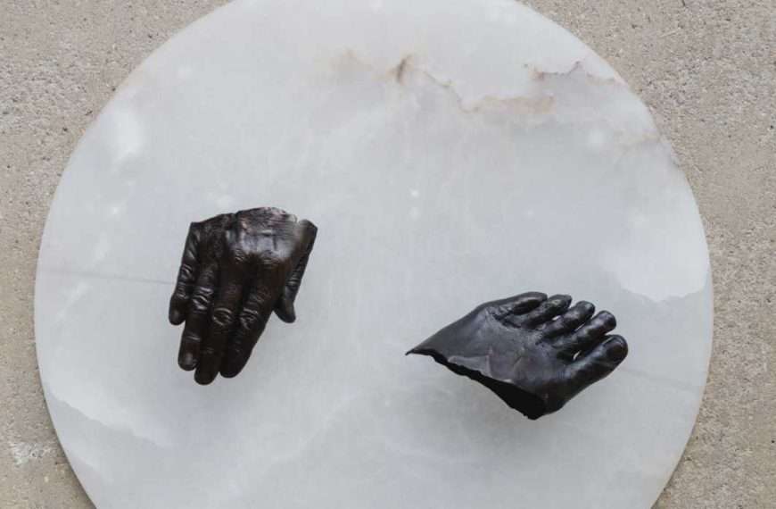 Umjetnički paviljon predstavlja izložbu Dorothy Cross: Kinship / Srodstvo