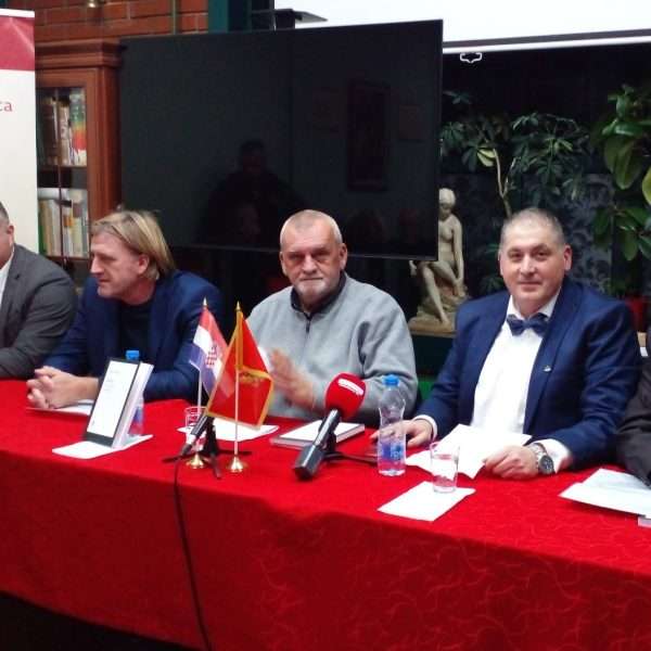 BORIS NJAVRO, DUBROVAČKI GLAS ISTINE, BOLA I IRONIJE NA CETINJU