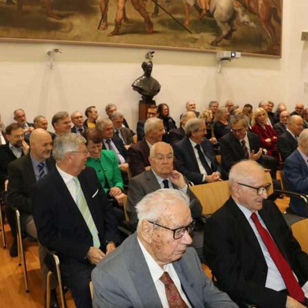HRVATSKA AKADEMIJA ZNANOSTI I UMJETNOSTI ODRŽALA REDOVITU SKUPŠTINU