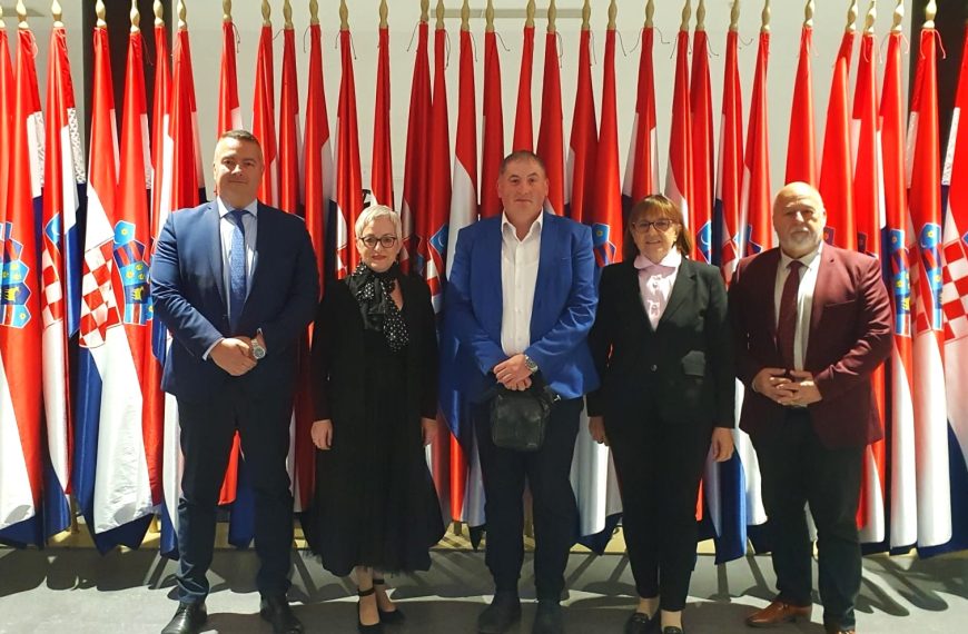 BOKA, MORE I BOŽIĆ – VJERA KOJA POVEZUJE / Čestitka povodom Božića