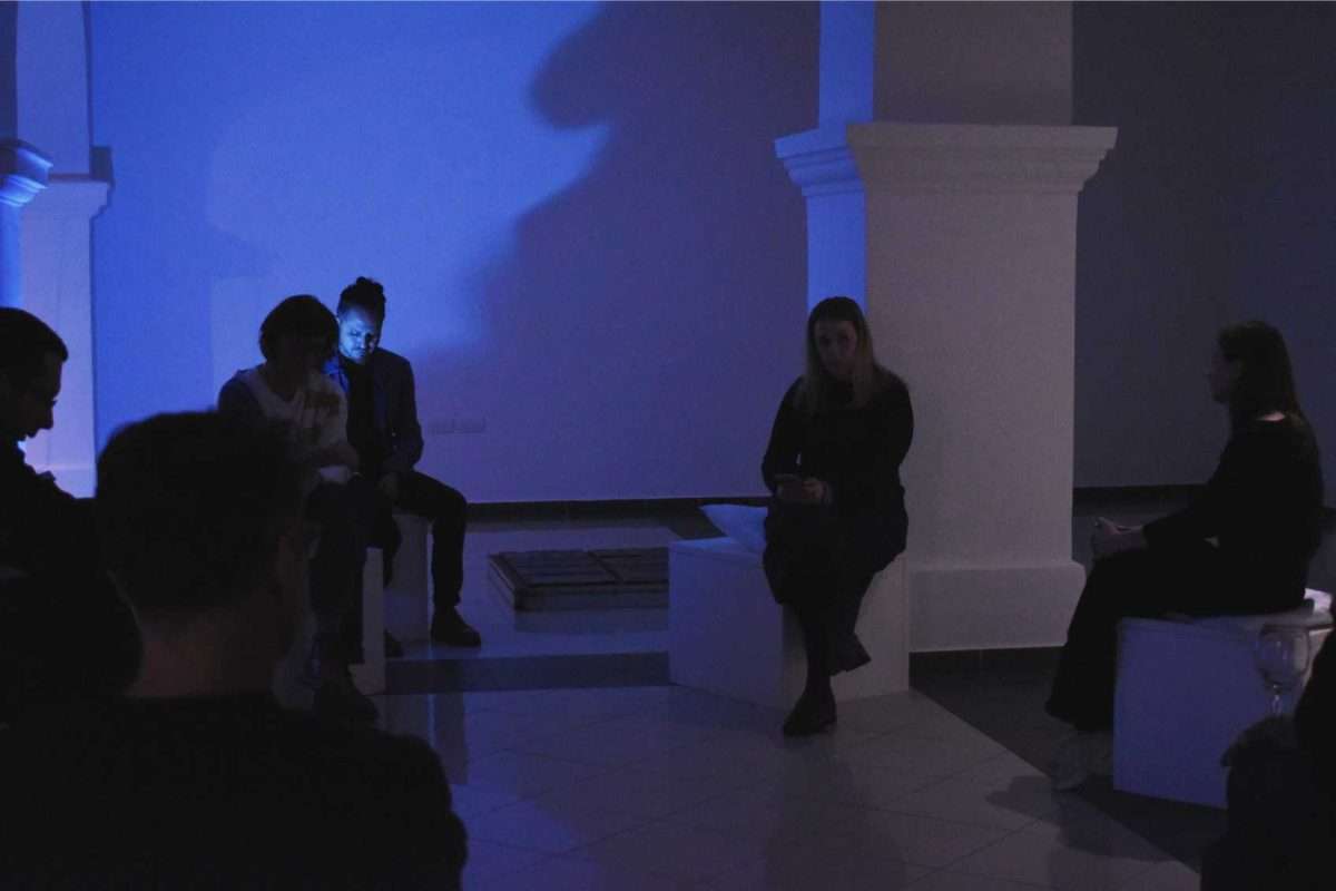 Održano performativno čitanje ‘’A Gathering Without a Manual’’ u galeriji Novo