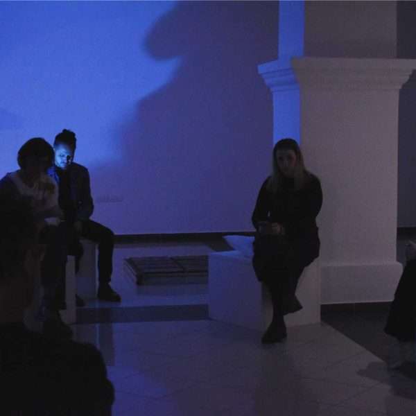 Održano performativno čitanje ‘’A Gathering Without a Manual’’ u galeriji Novo