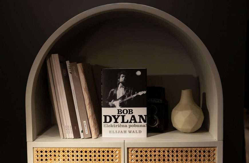 Novo izdanje Školske knjige: “Bob Dylan – Električna pobuna!”