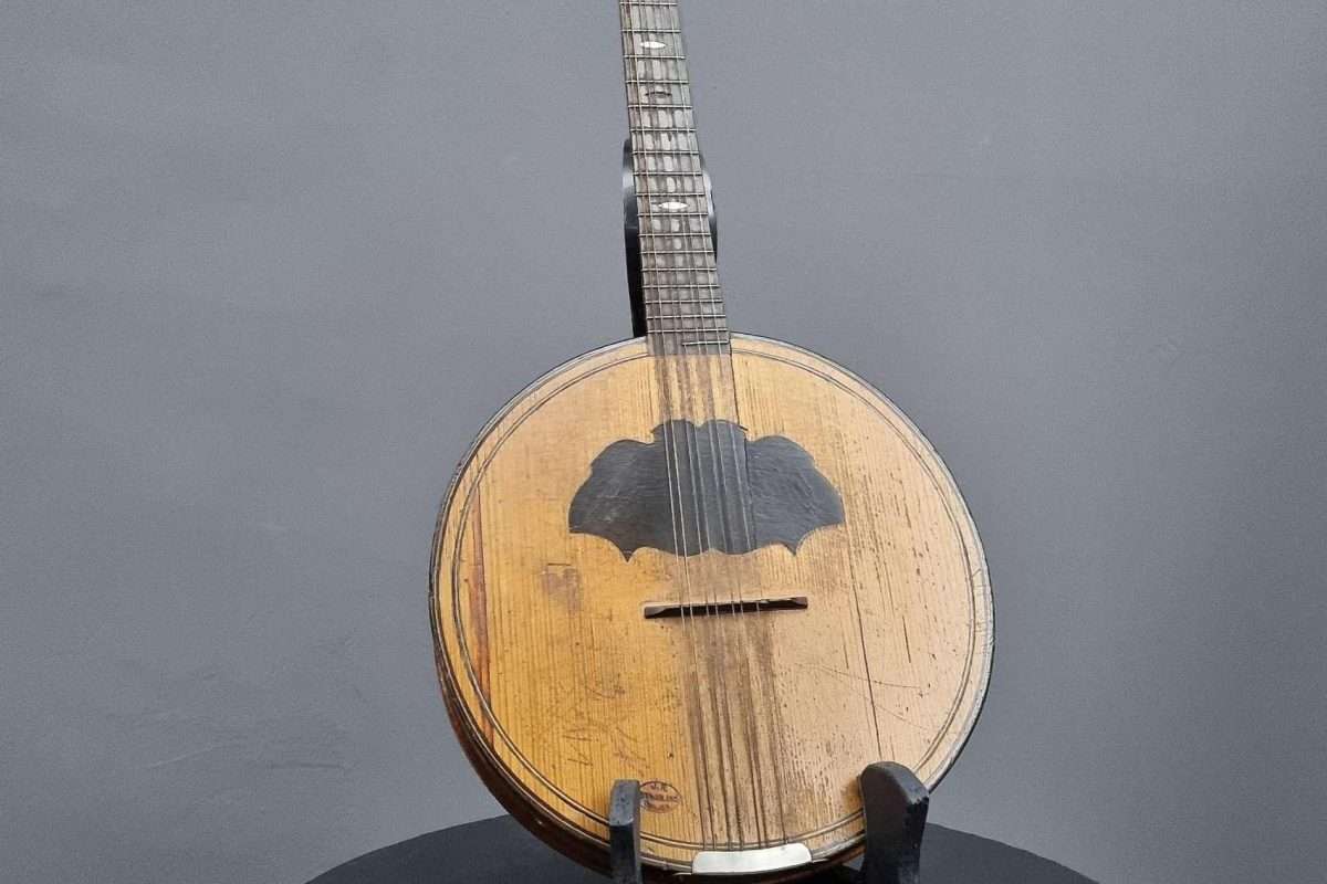 Dajem Vam u ruku tamburu