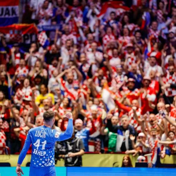 Ovdje nitko nije normalan,.. Hrvatska u POLUFINALU Europskog prvenstva!