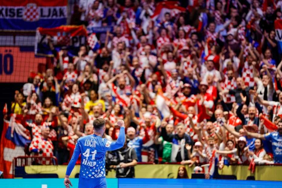 Ovdje nitko nije normalan,.. Hrvatska u POLUFINALU Europskog prvenstva!
