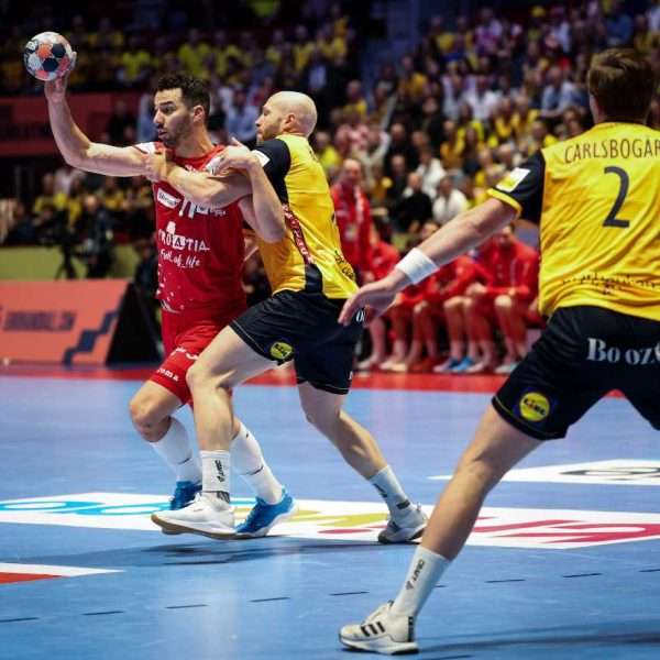 Poraz protiv Švedske, Hrvatska s drugog mjesta u drugi krug EURA