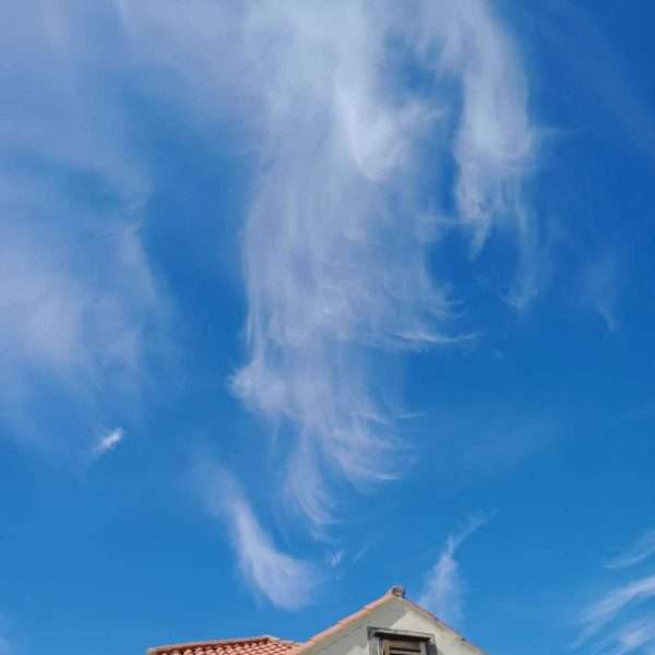 Ciklus fotografija s nebeskim motivima Tea Trostmanna