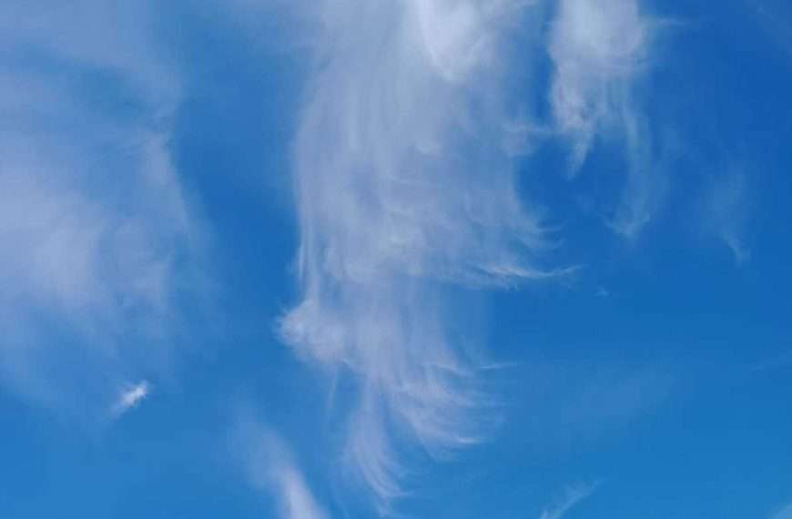 Ciklus fotografija s nebeskim motivima Tea Trostmanna