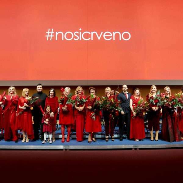 Večer crvenih haljina i snažnih emocija