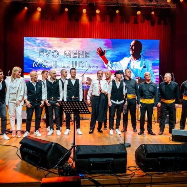 Grdović održao slavljenički koncert ‘Evo mene moji ljudi’ u rasprodanom Lisinskom