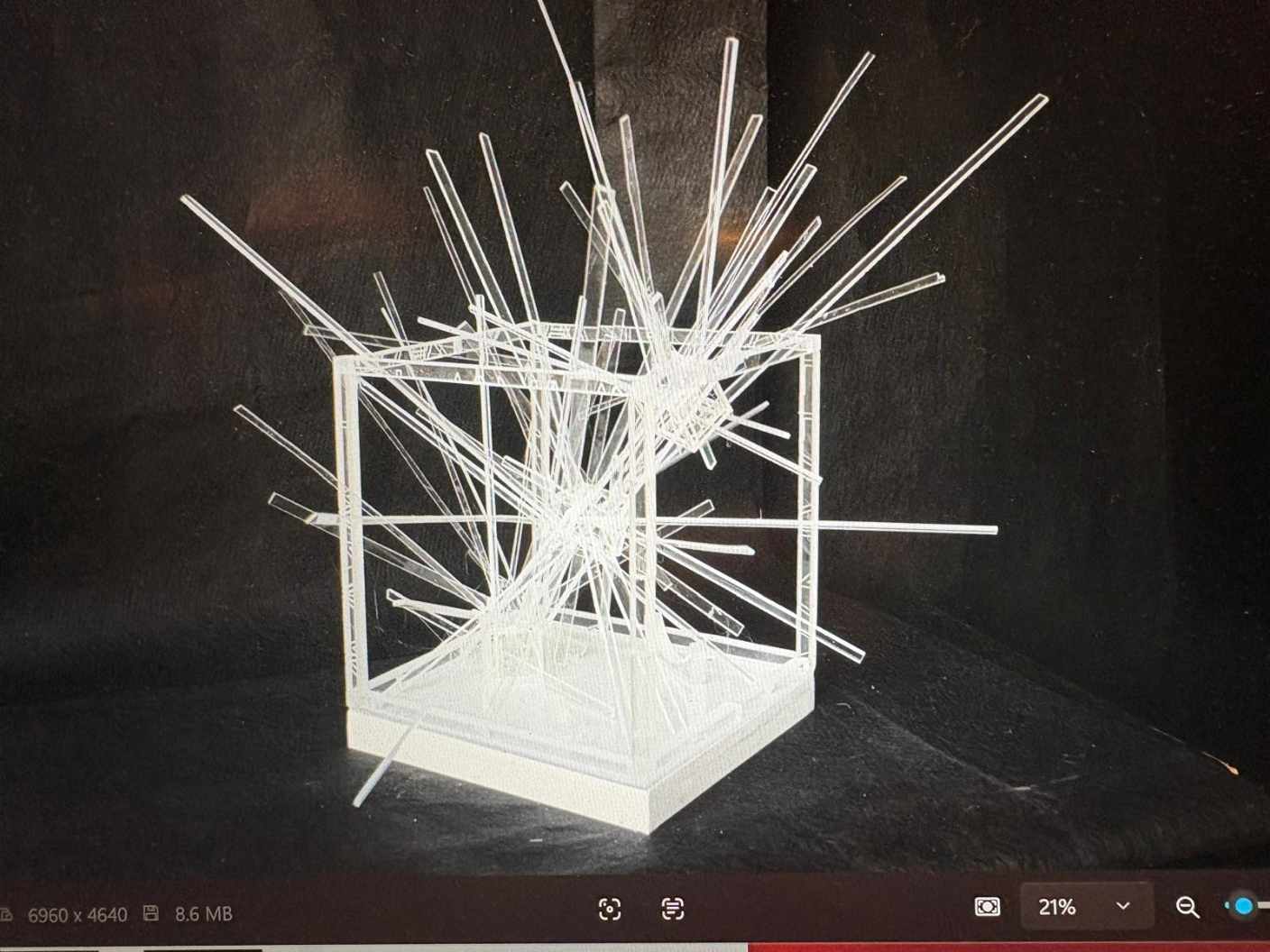 Layd bold print na staklu sa svjetlećim ladicama Hame Čavrka