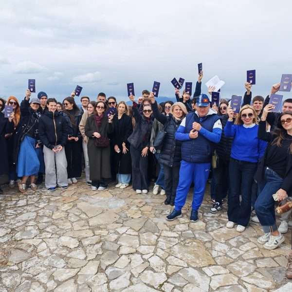 LOVĆEN I CETINJE, GDJE SE SUSREĆU CRNA GORA I HRVATSKA