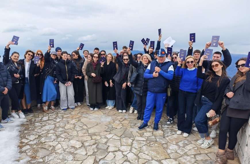 LOVĆEN I CETINJE, GDJE SE SUSREĆU CRNA GORA I HRVATSKA