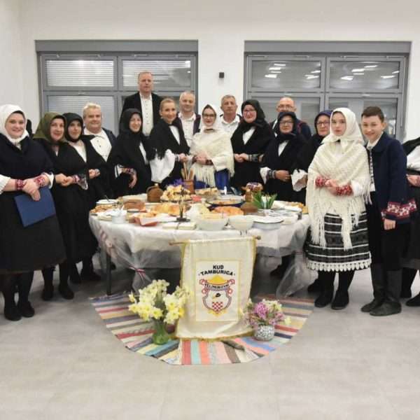 Velimirovac savršen domaćin 4. korizmenog koncerta i izložbe posnih jela