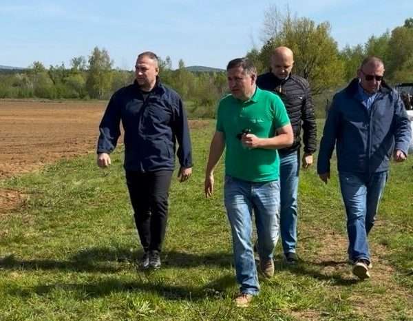 Ministar Vlajčić posadio čuvanu sortu krumpira Koravca