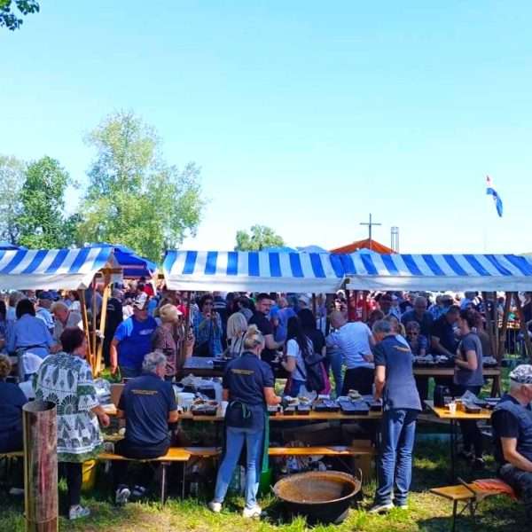 Osijek: Tradicionalno se slavi na lijevoj obali Drave, kod katakombi, uz podjelu graha