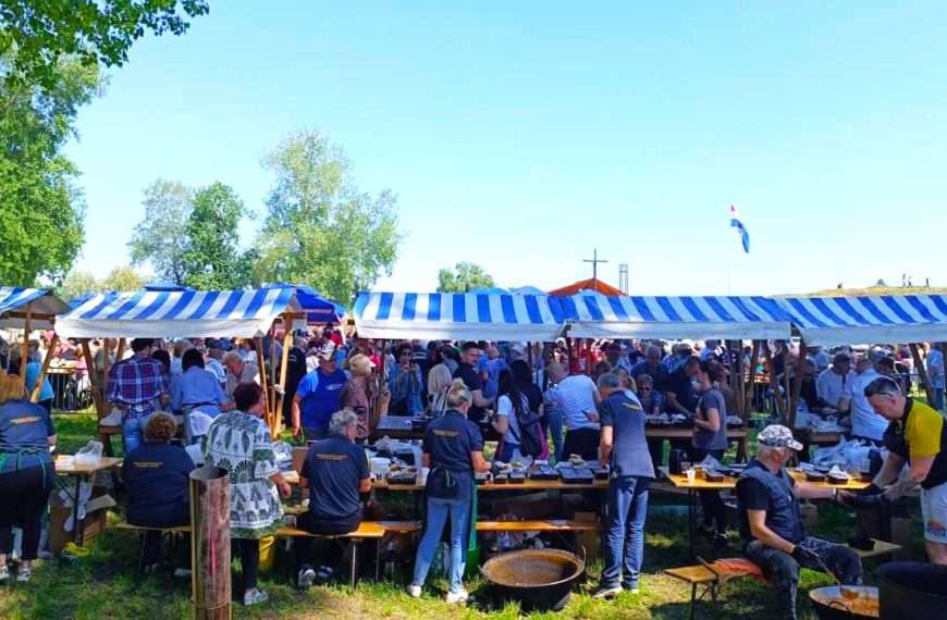 Osijek: Tradicionalno se slavi na lijevoj obali Drave, kod katakombi, uz podjelu graha