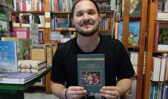 LABIRINTI SJENKI I UNUTRAŠNJIH SVJETOVA, KNJIŽEVNI UNIVERZUM SANELA BIBEROVIĆA U ZBIRCI ŠAPATI ZASJENJENOG UMA