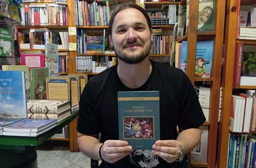 LABIRINTI SJENKI I UNUTRAŠNJIH SVJETOVA, KNJIŽEVNI UNIVERZUM SANELA BIBEROVIĆA U ZBIRCI ŠAPATI ZASJENJENOG UMA