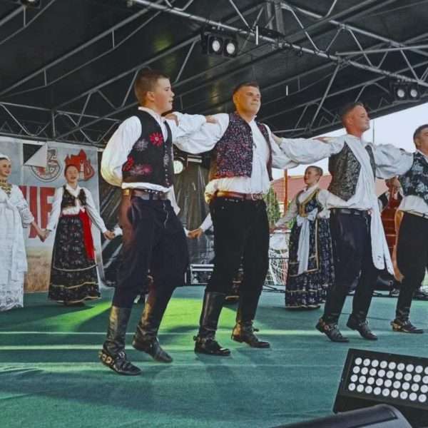 KUD Tkanica iz Okučana zablistao na Miholjačkom sijelu