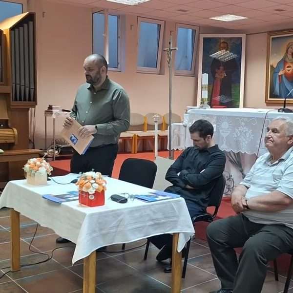 VRTLOG PRISUTNOSTI – U GALERIJI “STEPINAC” OTVORENA IZLOŽBA AKADEMSKOG SLIKARA MIHAELA KOLARIĆA