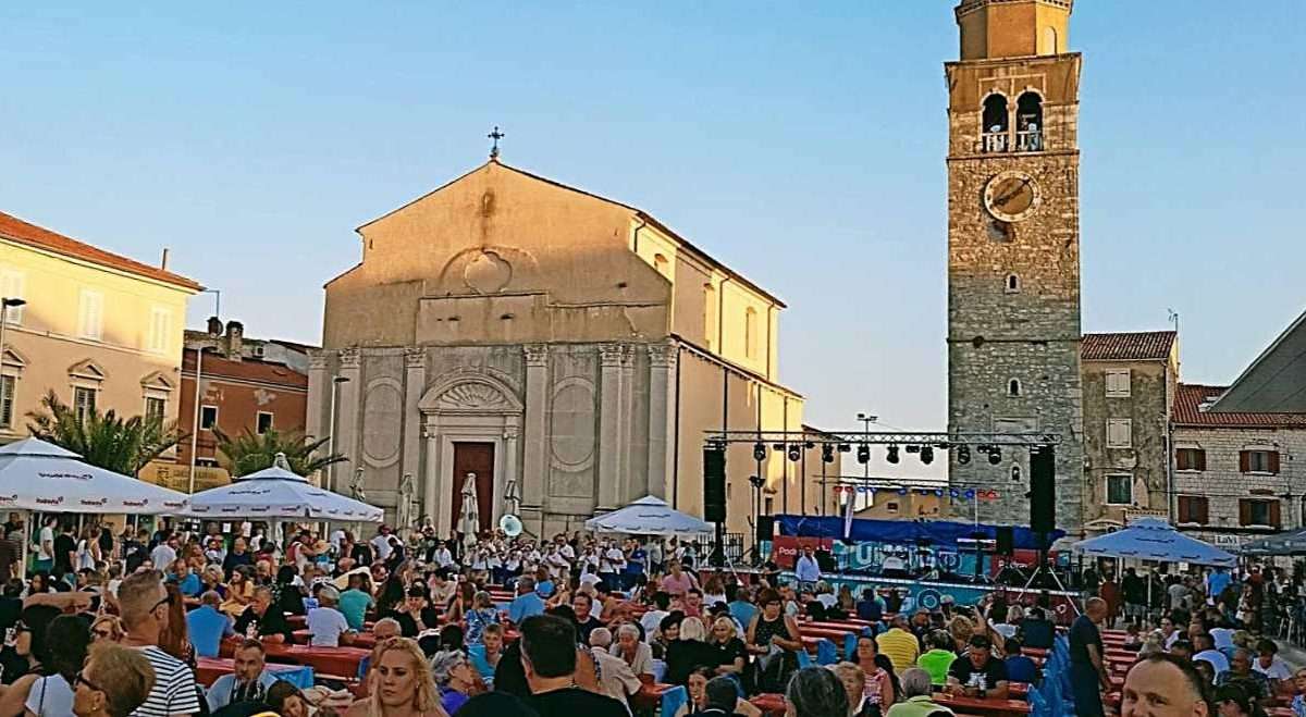 Humanitarna Fešta od rajčice u Umagu sudjelovala i ekipa portala Akademija Art
