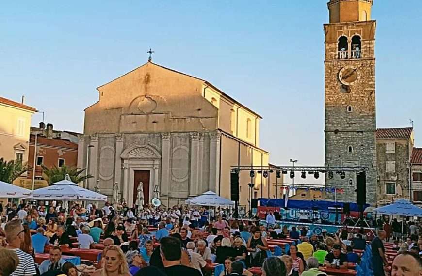 Humanitarna Fešta od rajčice u Umagu sudjelovala i ekipa portala Akademija Art