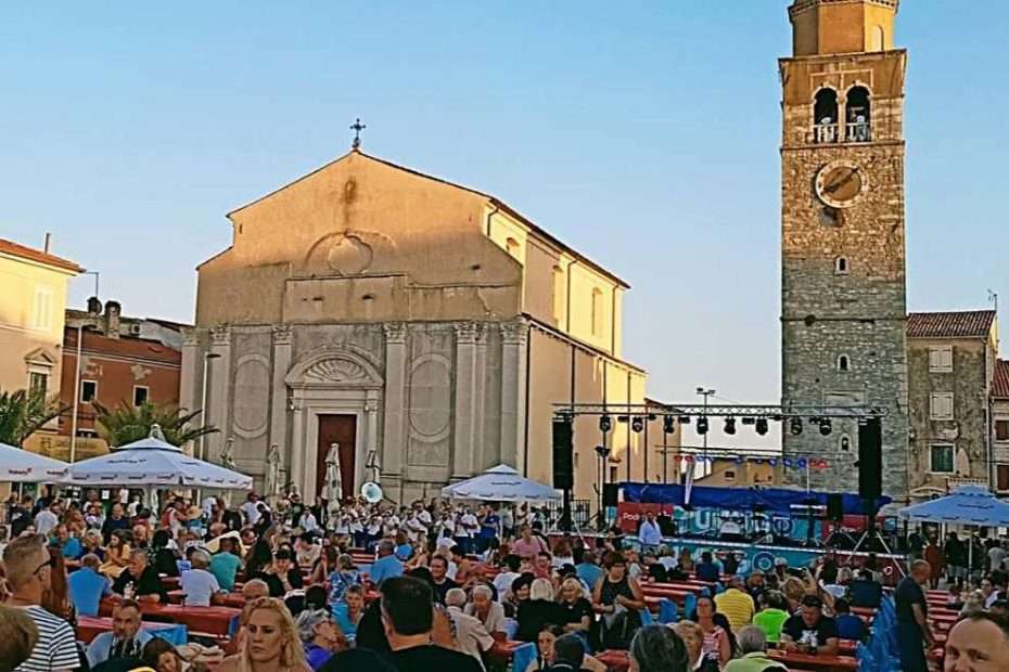 Humanitarna Fešta od rajčice u Umagu sudjelovala i ekipa portala Akademija Art