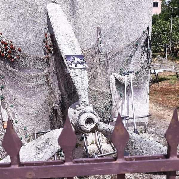 Kako je avionski propeler završio u dvorištu privatne kuće u Umagu?