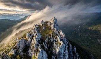 ŠAPAT VJETRA NA VELEBITU - AI photo