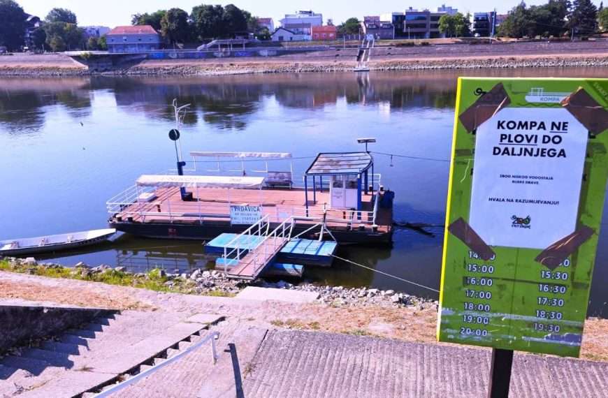 Kompa stoji, Drava se povukla: jutro na osječkoj obali