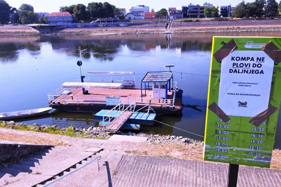 Kompa stoji, Drava se povukla: jutro na osječkoj obali