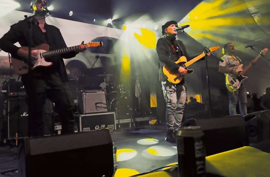 Osijek koji se traži - klub koji želi mir, a živi u neizvjesnosti plavi orkestar razgalio osijek