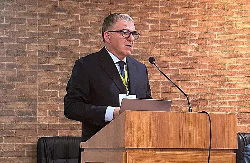 Prof. Rok Čivljak: Umjetna inteligencija treba služiti čovjeku, a ne zamijeniti profesora i liječnika