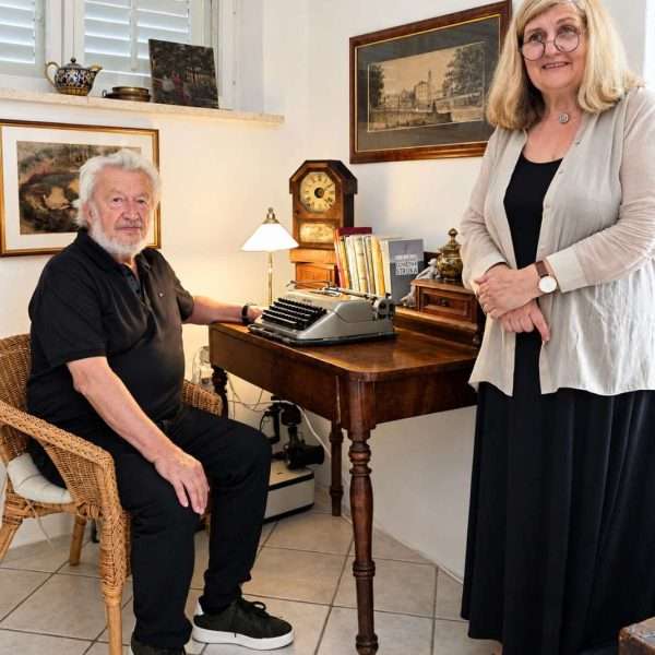 1. za stolom petra Šegedina s njegovom kćerkom marijom Šegedin ferenc