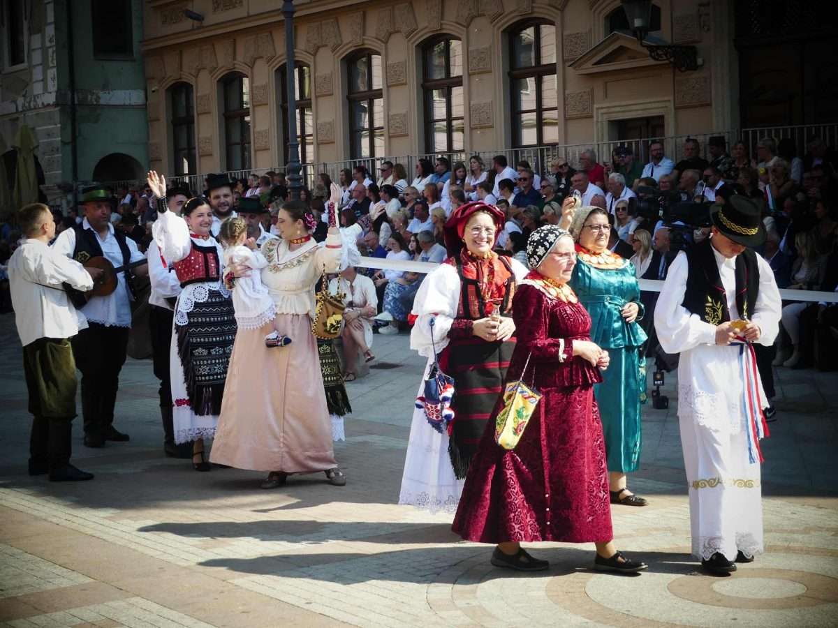 akademija‑art zagreb na 61. vinkovačkim jesenima (2)