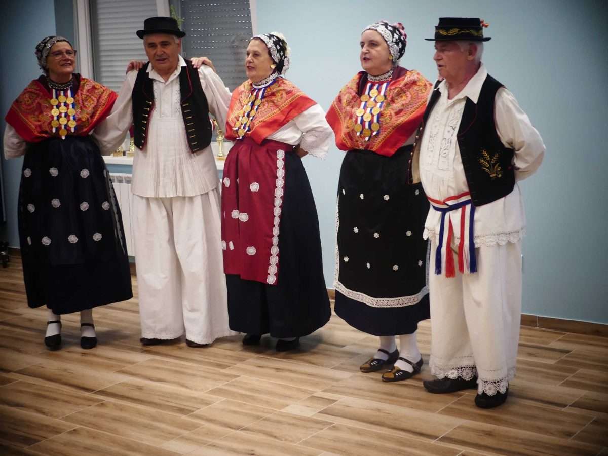 fd Šokadija osijek nastupom u gradištu digla selo na noge (12)