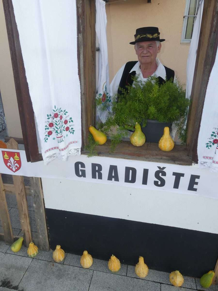 fd Šokadija osijek nastupom u gradištu digla selo na noge (4)