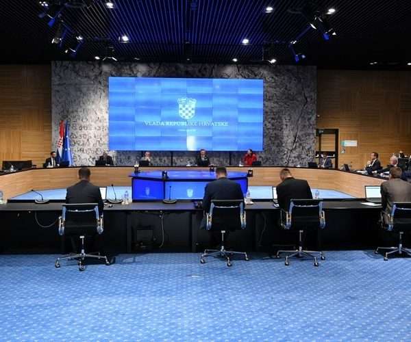 Vlada usvojila tri prijedloga za potporu svinjogojstvu i stočarstvu