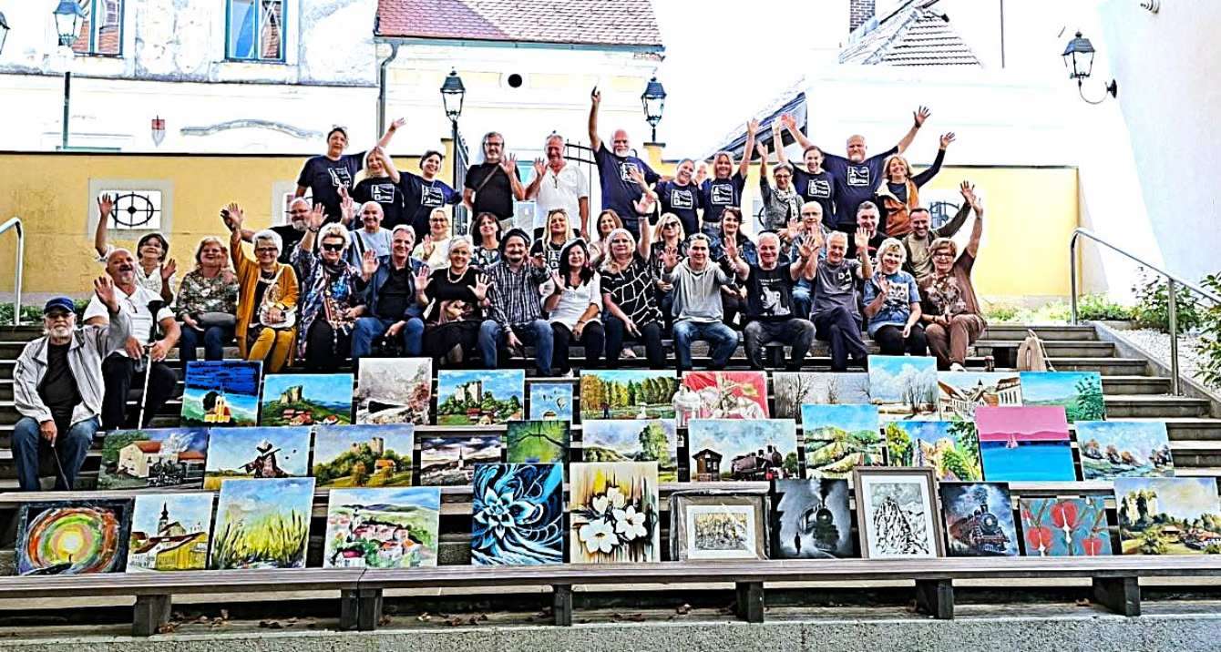 Anatomija prve jutarnje kave: Zašto u prvih 15 minuta ne želimo čuti ljudske glasove? održana 9. međunarodna likovna kolonija ipavčeva paleta u Šentjuru