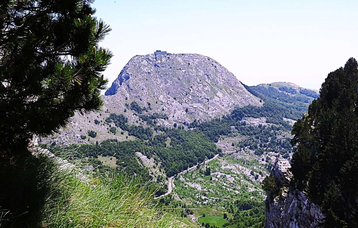 pogled sa Štirovnika na jezerski vrh i planinski prostor lovćena. foto božidar proročić.