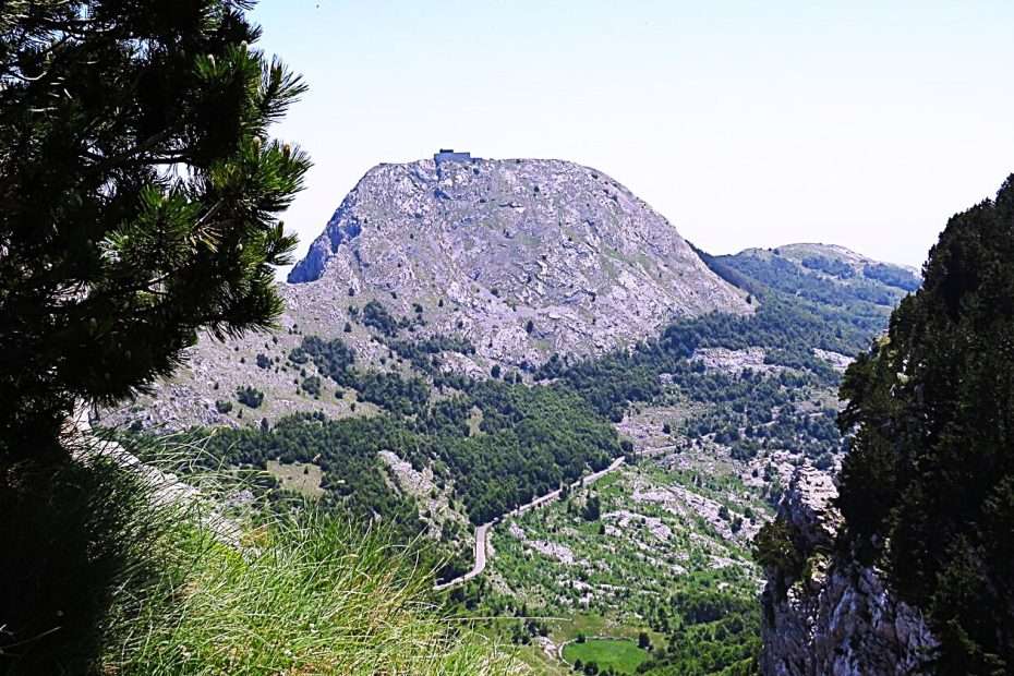 pogled sa Štirovnika na jezerski vrh i planinski prostor lovćena. foto božidar proročić.
