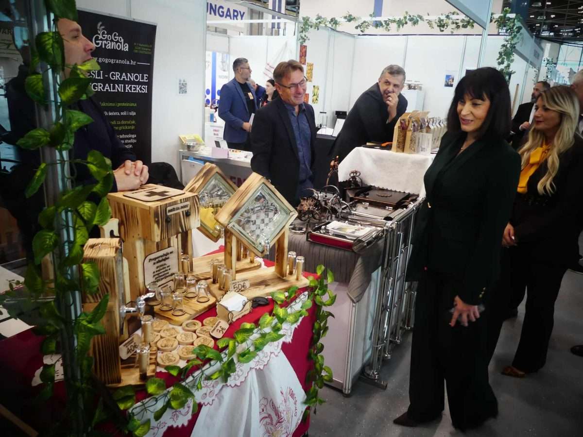 tradicionalni jesenski sajam u osijeku otvorio svoja vrata (6)