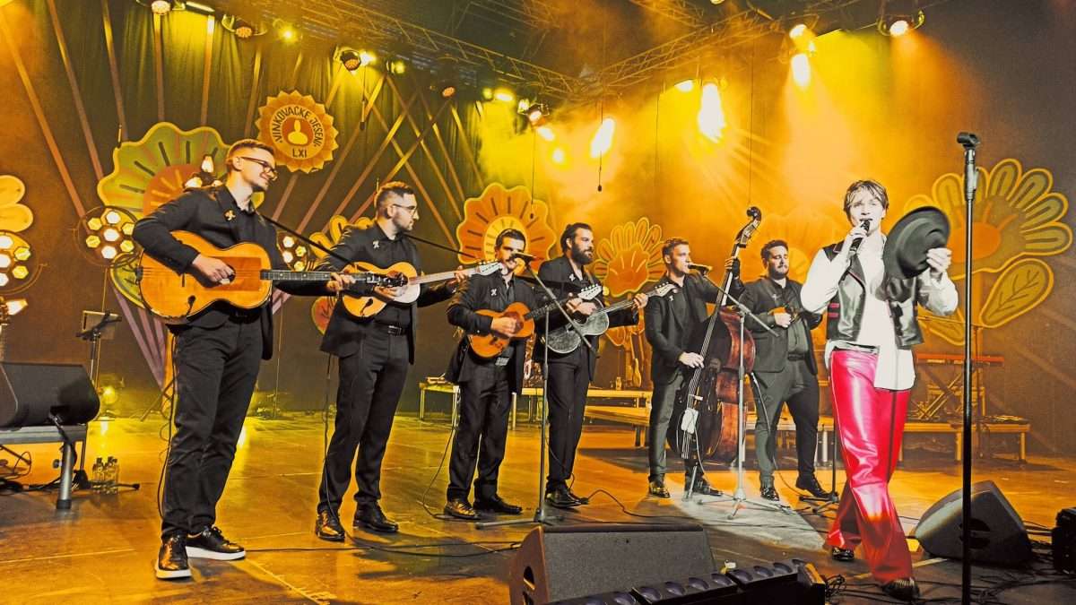 vinkovci u ritmu jeseni tradicija, tambure i večer koju je otvorio jakov jozinović (1)