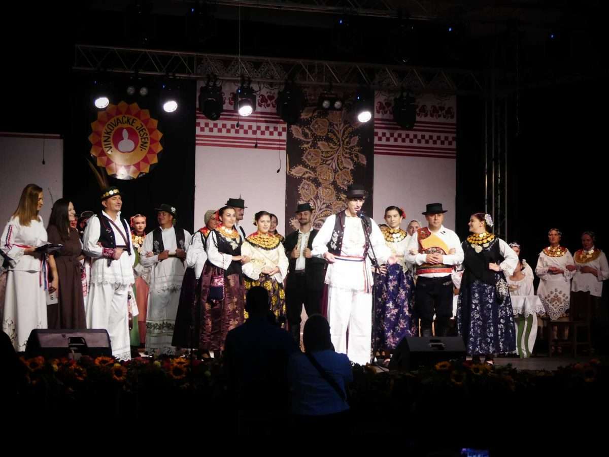 vinkovci u ritmu jeseni tradicija, tambure i večer koju je otvorio jakov jozinović (3)