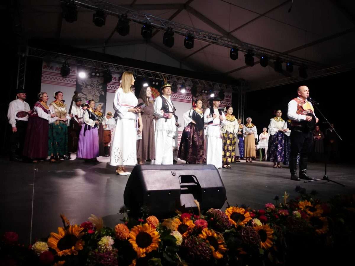 vinkovci u ritmu jeseni tradicija, tambure i večer koju je otvorio jakov jozinović (4)